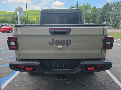 Used 2020 Jeep Gladiator Rubicon w/ LED Lighting Group AWD/4WD image 4