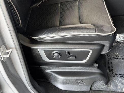 Used 2024 RAM 1500 Laramie RWD image 29