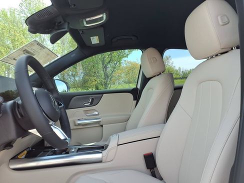 Used 2025 Mercedes-Benz GLA 250 image 10