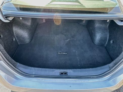 Used 2025 Nissan Altima 2.5 SV FWD image 23