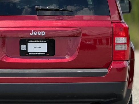 Used 2014 Jeep Patriot Sport w/ Power Value Group FWD image 14