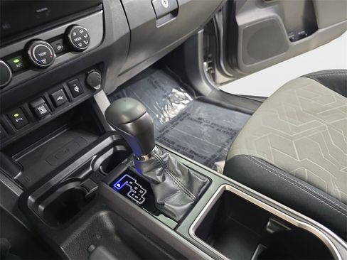Used 2020 Toyota Tacoma TRD Off-Road image 27