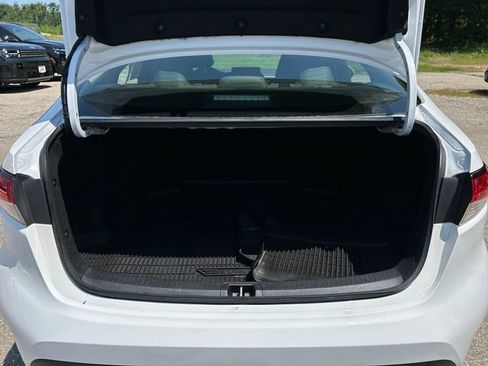 Used 2022 Toyota Corolla LE FWD image 25