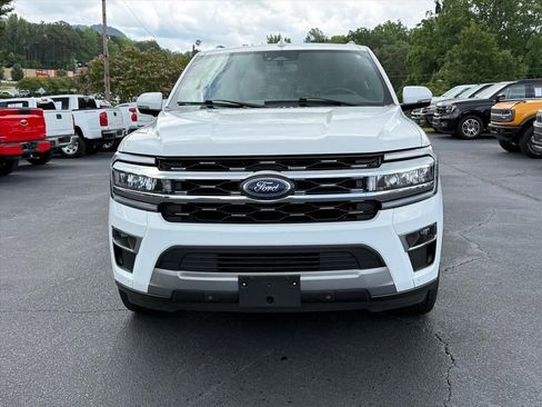 Used 2024 Ford Expedition Limited AWD/4WD image 9