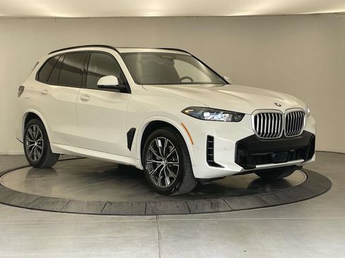 Used 2026 BMW X5 xDrive40i w/ M Sport Package AWD/4WD image 9