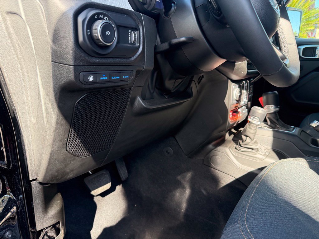Used 2025 Jeep Wrangler Unlimited Sport S 4xe AWD/4WD image 22