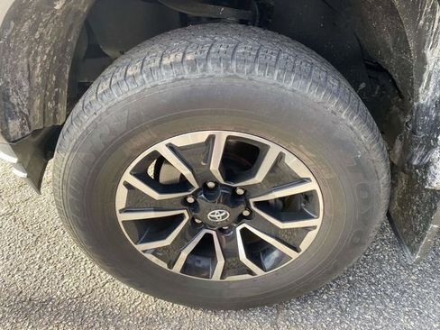 Used 2023 Toyota Tacoma TRD Sport w/ Technology Package image 4