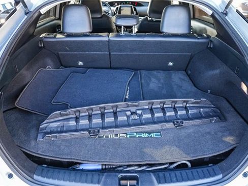Used 2022 Toyota Prius Prime XLE image 26