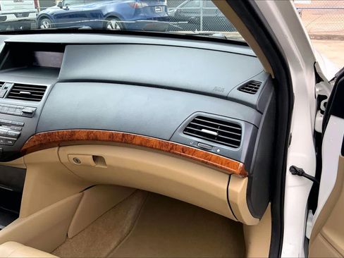 Used 2011 Honda Accord EX-L image 16