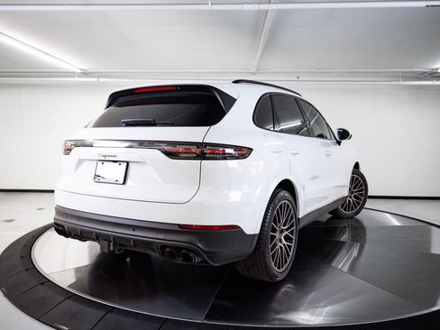 Certified 2023 Porsche Cayenne Platinum Edition AWD/4WD image 7