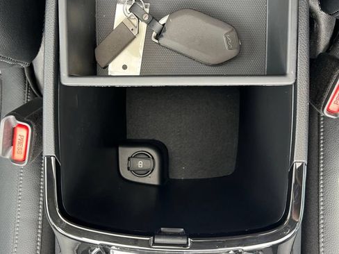 Used 2025 Kia Telluride EX w/ EX Captain's Chair Package FWD image 46