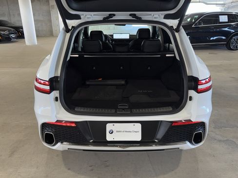 Used 2023 Genesis GV70 2.5T w/ Advanced Package image 13