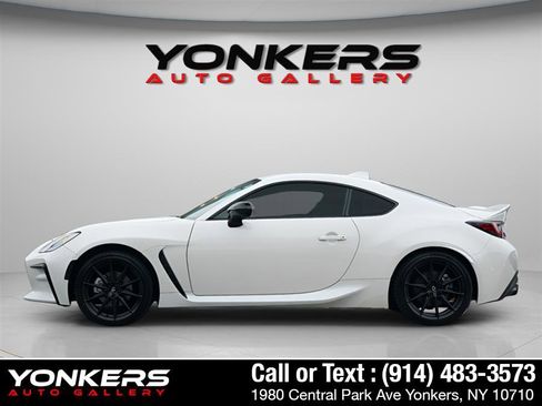 Used 2023 Toyota GR86 Premium image 4