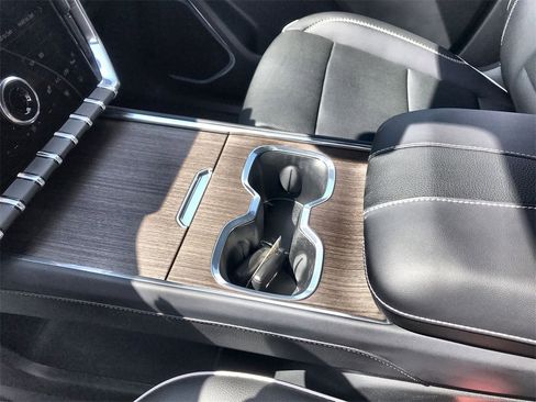 Used 2024 GMC Acadia Denali w/ Super Cruise Package image 20