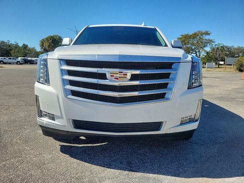 Used 2020 Cadillac Escalade Luxury image 8