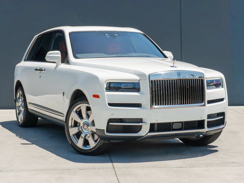 Used 2024 Rolls-Royce Cullinan AWD/4WD image 5