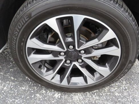 Used 2022 Jeep Grand Cherokee Overland image 32