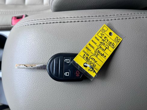 Used 2013 Ford Escape SE image 35