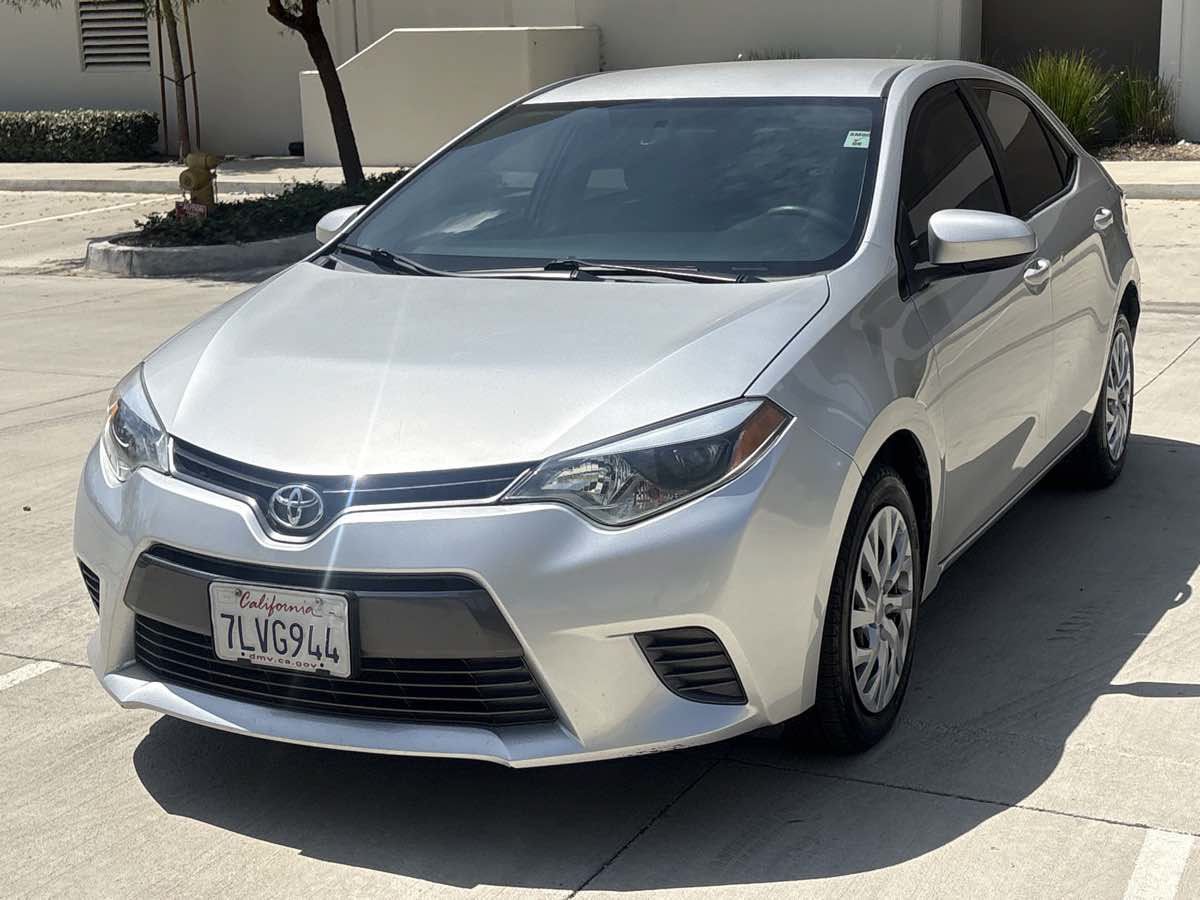 Used 2015 Toyota Corolla LE FWD image 7