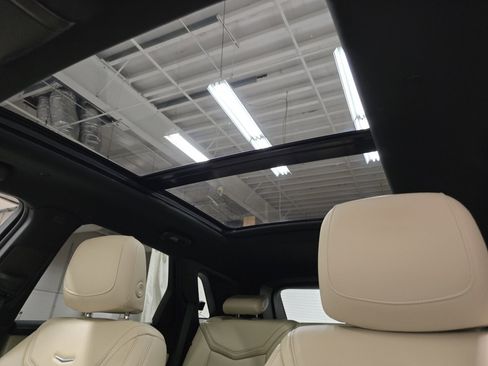 Used 2019 Cadillac XT5 Luxury image 3