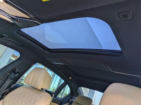 Used 2022 BMW 750i xDrive w/ Luxury Rear Seating Package image 20