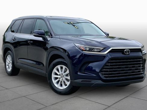 Used 2024 Toyota Grand Highlander AWD image 3