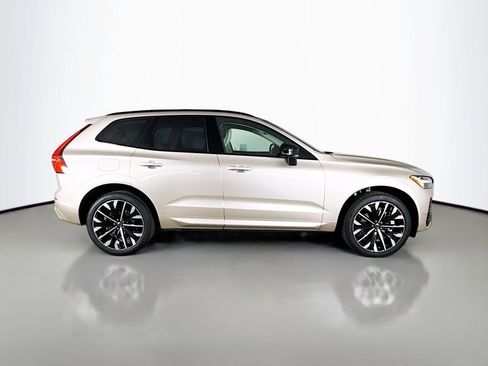 New 2026 Volvo XC60 T8 Ultra w/ Protection Package Premier AWD/4WD image 8