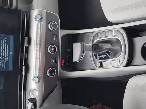 Certified 2024 Hyundai Kona SE AWD/4WD image 14