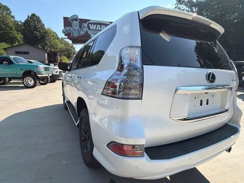 Used 2022 Lexus GX 460 Premium w/ Premium Package AWD/4WD image 9