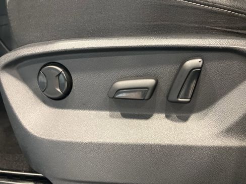 Used 2021 Volkswagen Atlas SE image 11