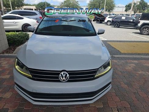 Used 2017 Volkswagen Jetta S FWD image 2