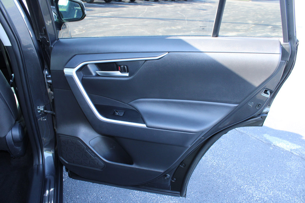 Used 2025 Toyota RAV4 XLE FWD image 17