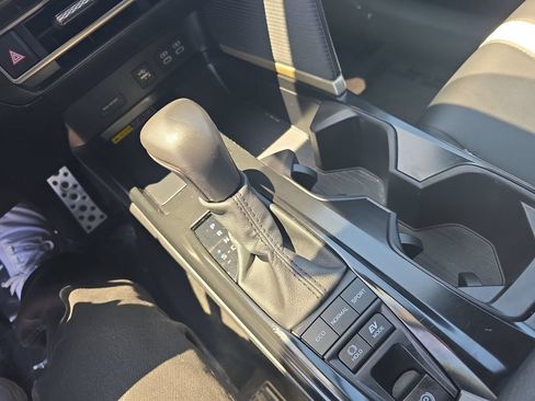 Used 2025 Toyota Camry SE FWD image 22