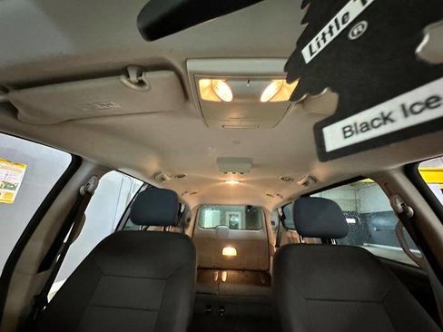 Used 2010 Dodge Grand Caravan SE FWD image 29