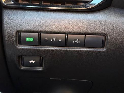 Certified 2024 Nissan Sentra SR FWD image 25