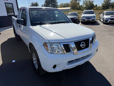 Used 2019 Nissan Frontier SV image 4