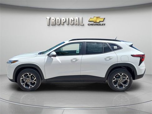 New 2026 Chevrolet Trax LT w/ Driver Confidence Package image 2
