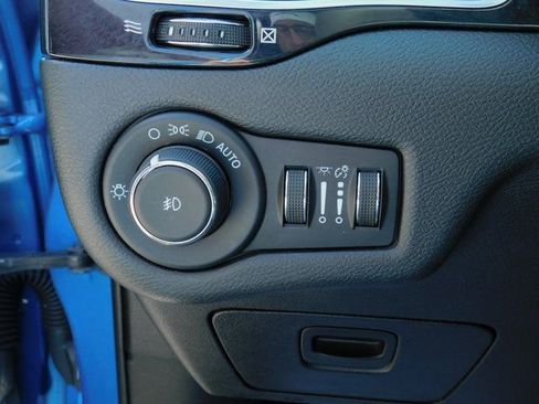 Used 2021 Jeep Cherokee Latitude Plus w/ Sun & Sound Group image 20