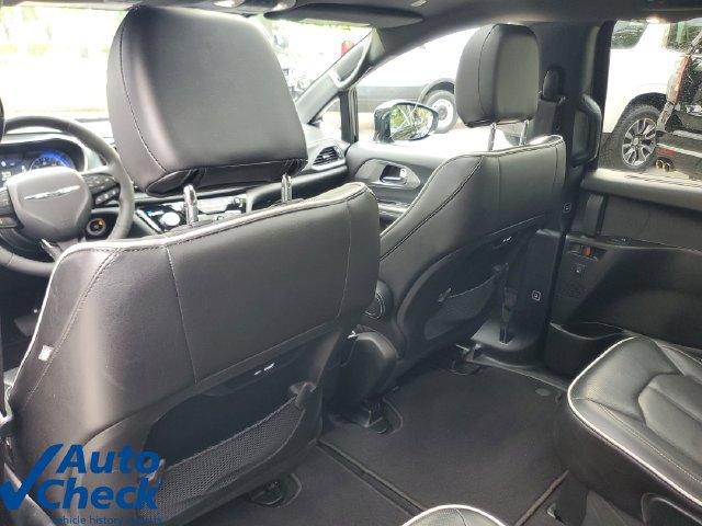 Used 2026 Chrysler Pacifica Limited w/ S Appearance Package FWD image 14