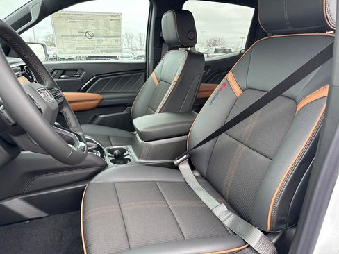 New 2026 GMC Canyon AT4 AWD/4WD image 17