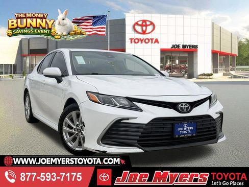 Used 2021 Toyota Camry LE FWD image 1