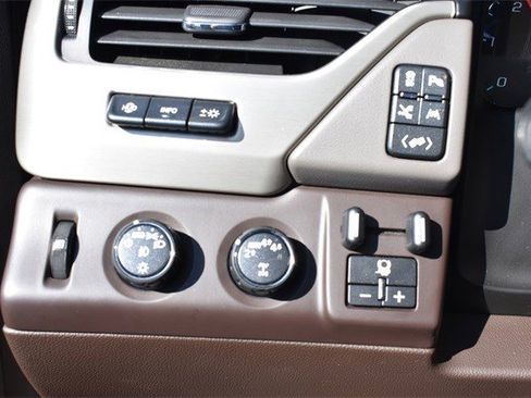 Used 2019 GMC Yukon Denali w/ Denali Ultimate Package image 16