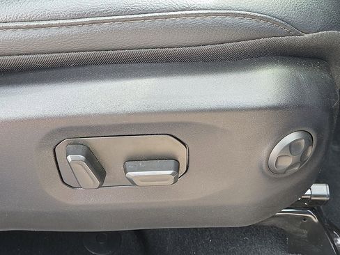 Used 2024 Jeep Gladiator Sport image 15