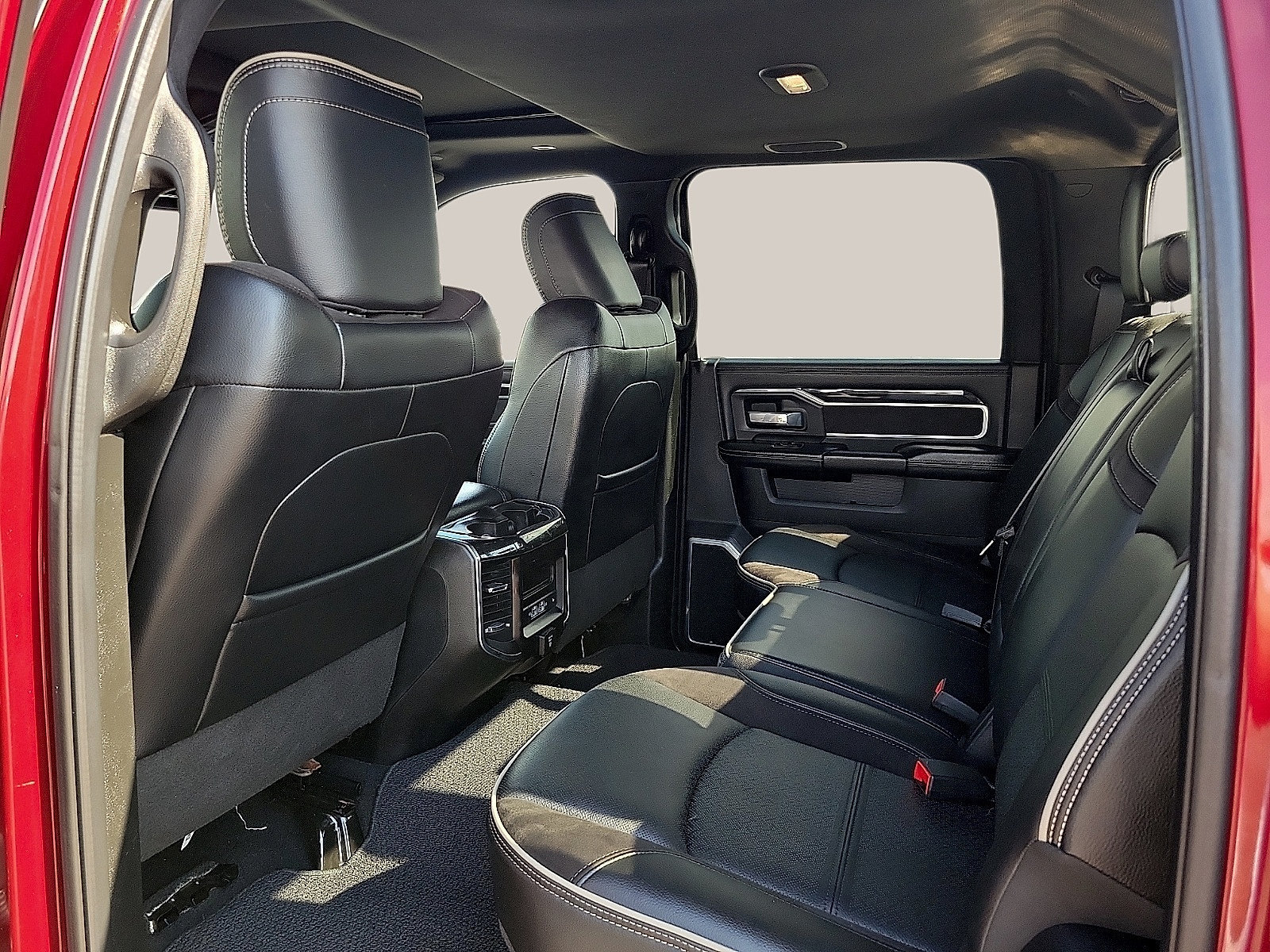 Used 2023 RAM 3500 Laramie AWD/4WD image 9