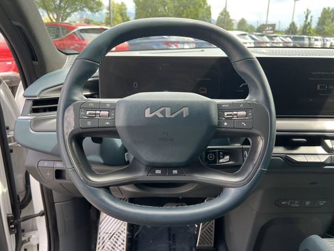 Used 2024 Kia EV9 GT-Line AWD/4WD image 35