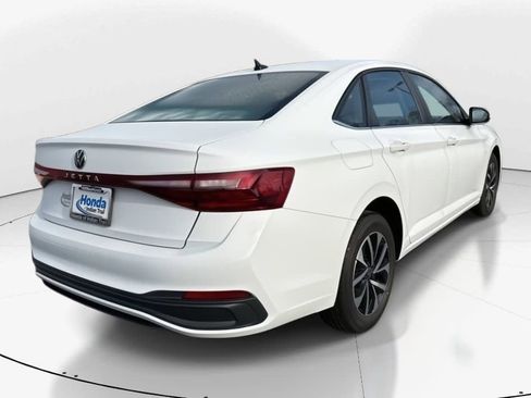 Used 2025 Volkswagen Jetta S image 5