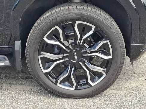 Used 2025 GMC Sierra EV Denali AWD/4WD image 28