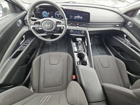 Used 2024 Hyundai Elantra Blue image 12
