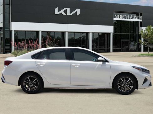Certified 2024 Kia Forte LXS FWD image 6