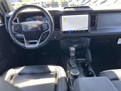 Used 2025 Ford Bronco Badlands AWD/4WD image 15